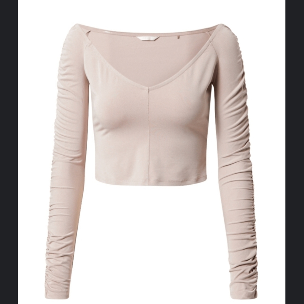 Guess Rouched On Shoulder Top